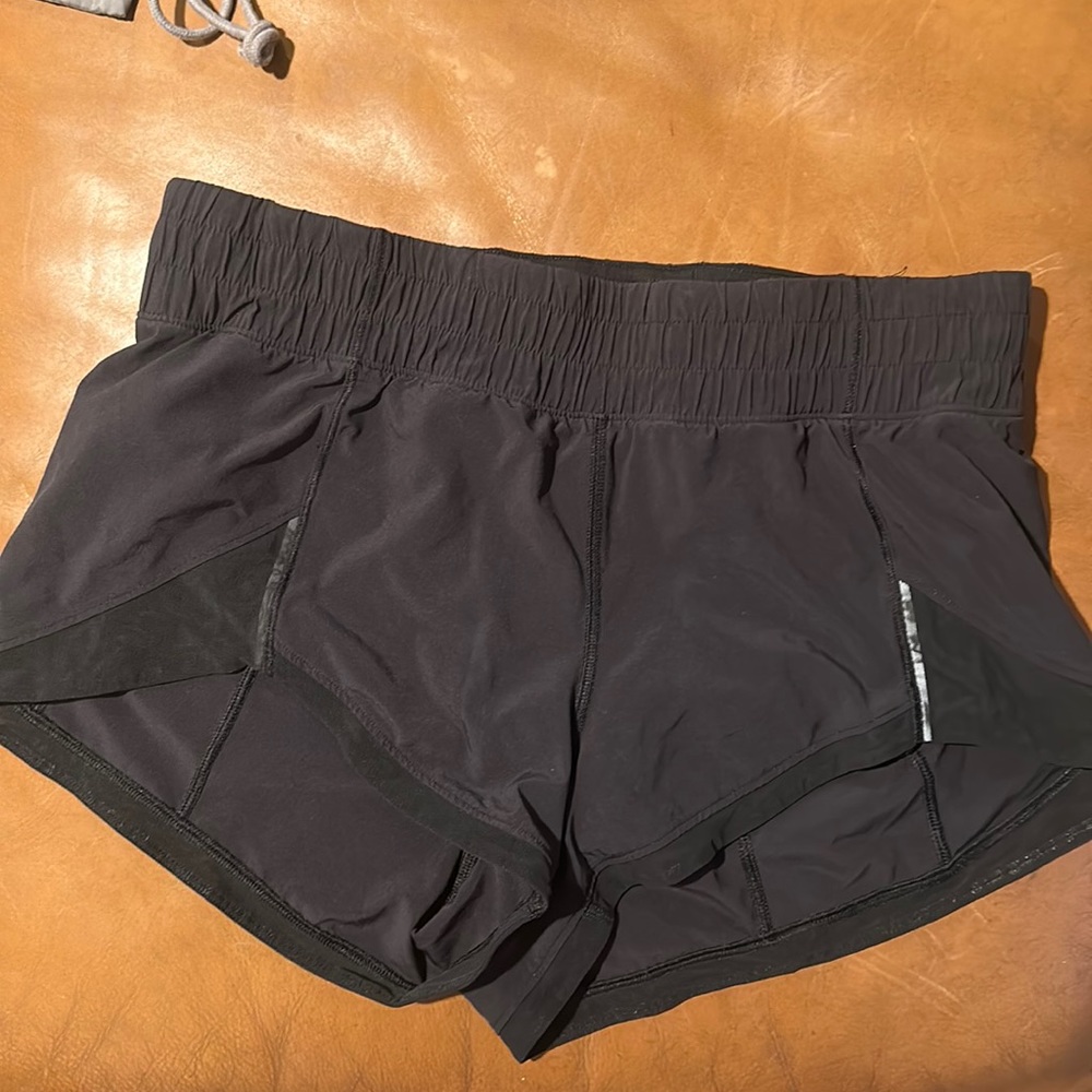 Lululemon Hotty Hot Shorts 2.5 in.